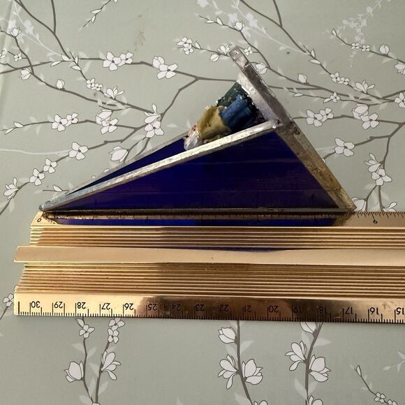 Vintage Christmas Carolers Handmade Stained Glass 5” Decoration - Picture 5 of 6